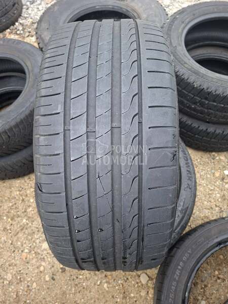 Tristar 245/40 R19 Letnja