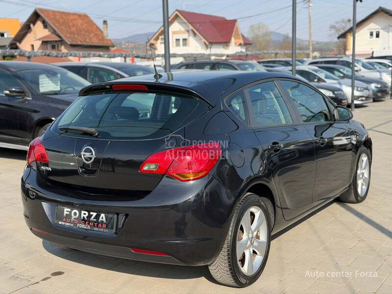 Opel Astra J 155 000 k m