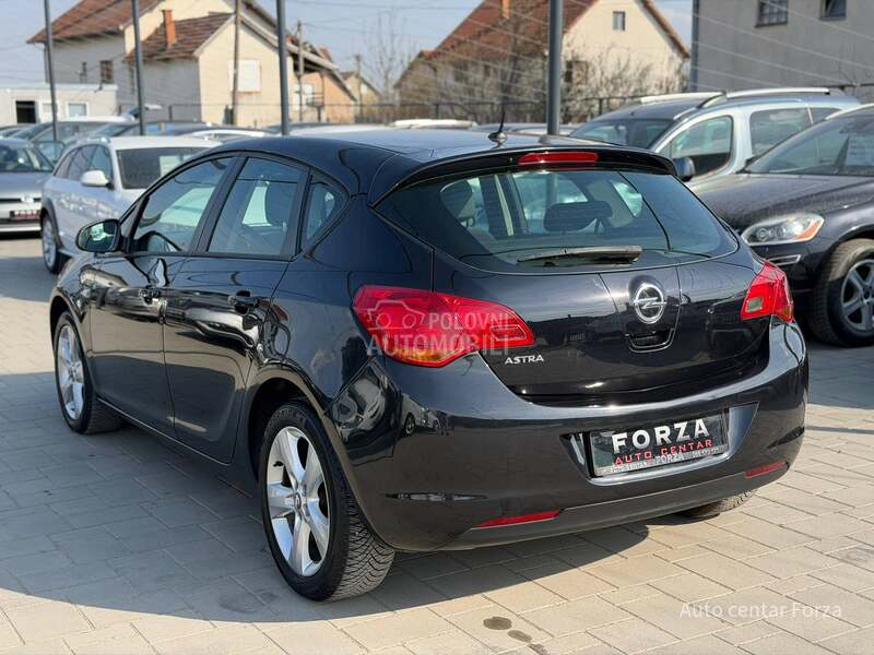 Opel Astra J 155 000 k m