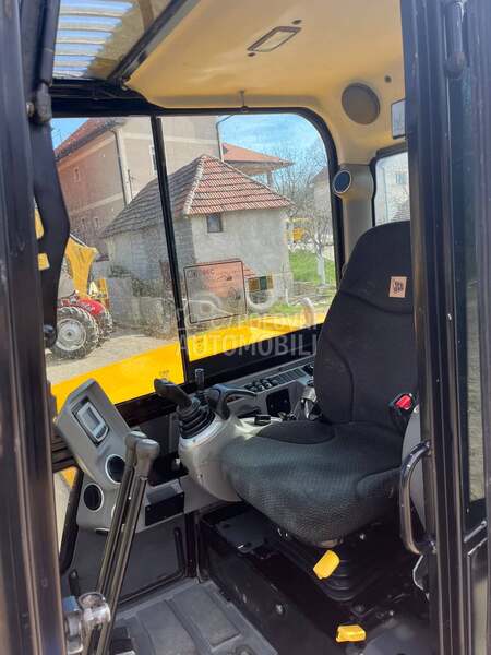 JCB 86c1