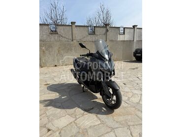 Yamaha xmax 300 techmax
