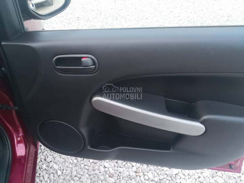 Mazda 2 1.3/Fecelift/DE/NOVA