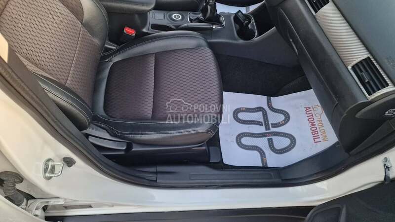 Mitsubishi Outlander 2.2 INTENSE
