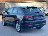 Audi Q3 S-tronic L E D
