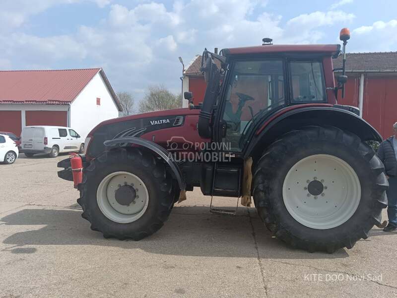Valtra T153