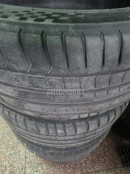 Michelin 235/40 R19 Letnja