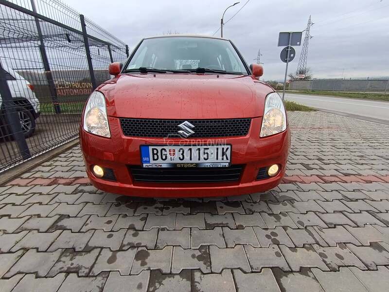 Suzuki Swift 