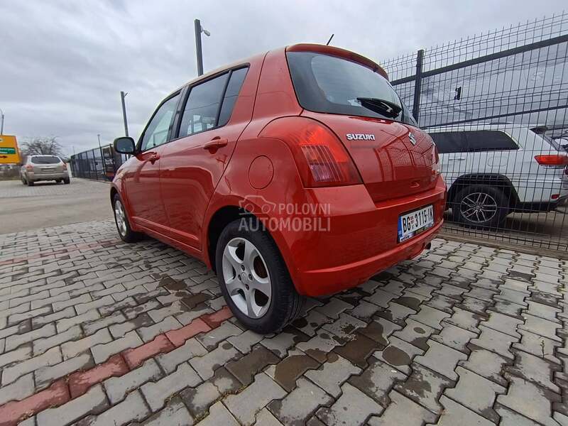 Suzuki Swift 
