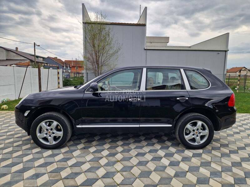 Porsche Cayenne 4.5i
