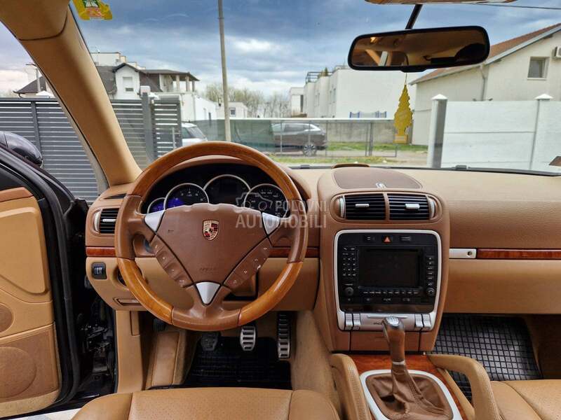 Porsche Cayenne 4.5i
