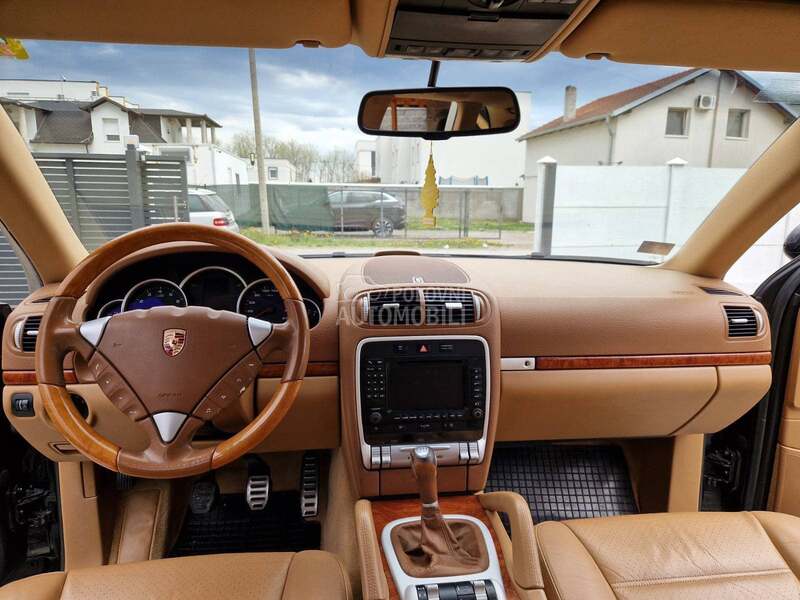 Porsche Cayenne 4.5i