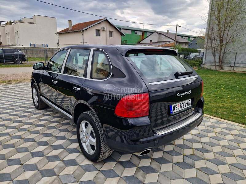 Porsche Cayenne 4.5i