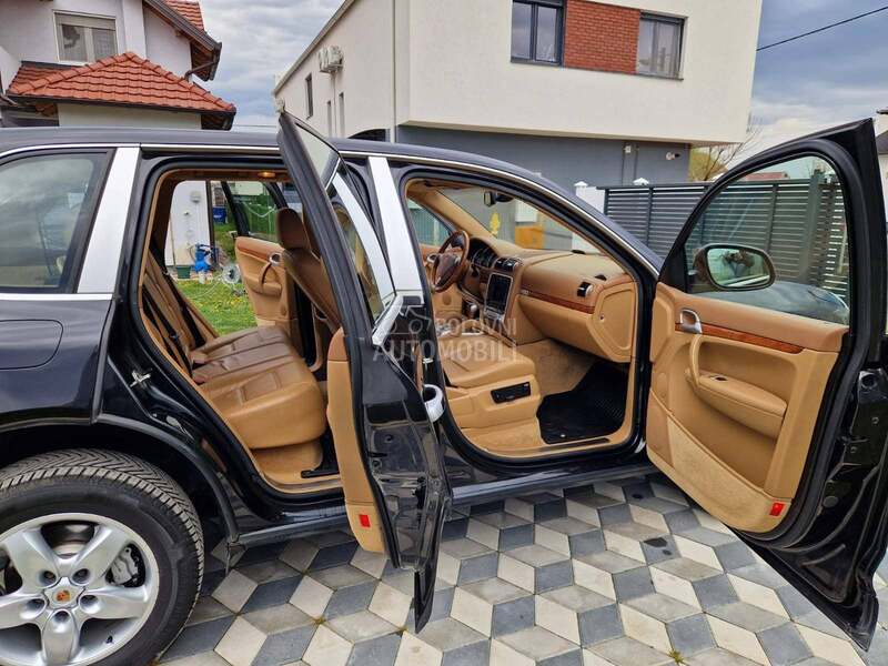 Porsche Cayenne 4.5i