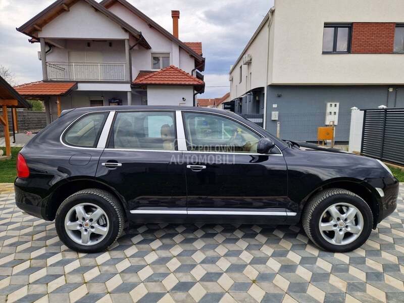 Porsche Cayenne 4.5i