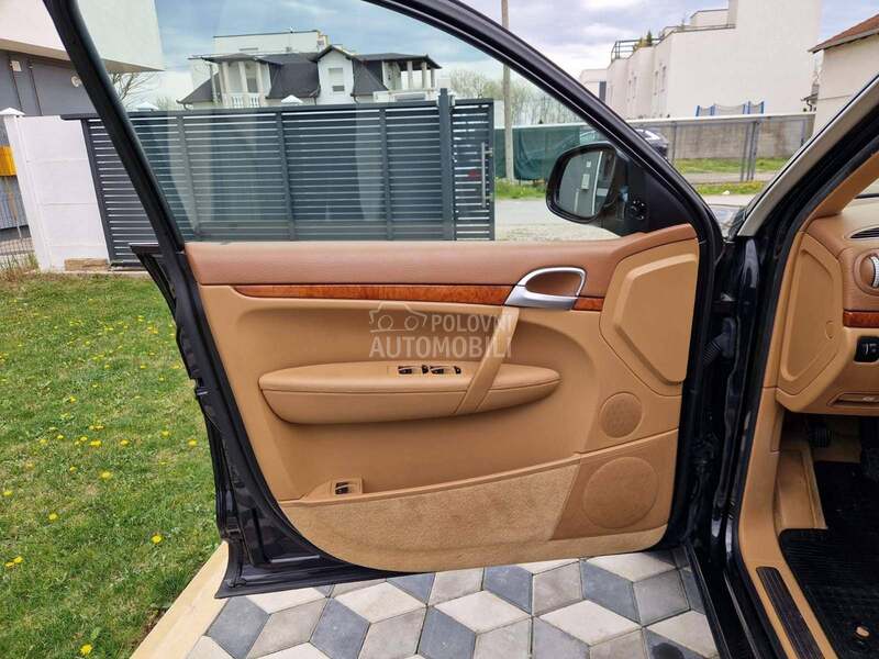 Porsche Cayenne 4.5i