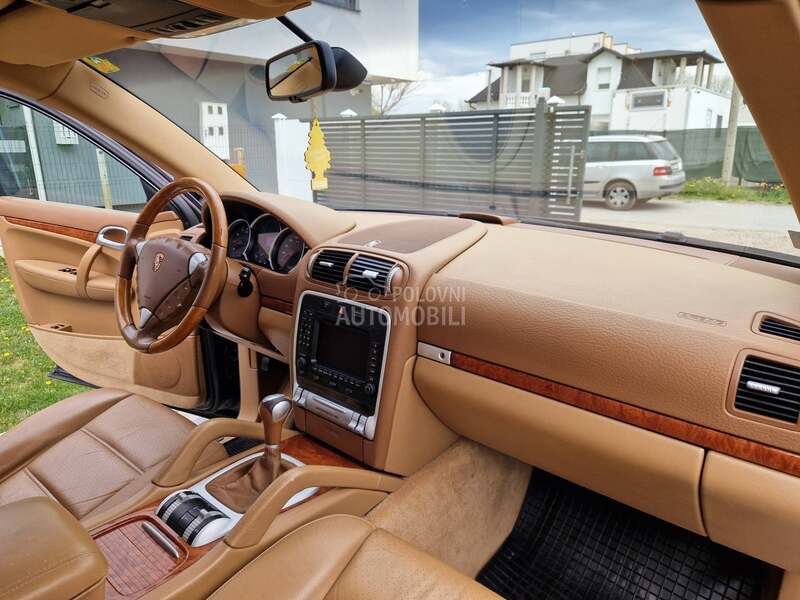 Porsche Cayenne 4.5i