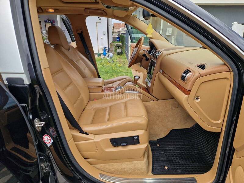 Porsche Cayenne 4.5i