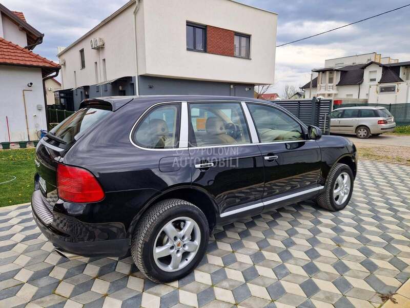 Porsche Cayenne 4.5i