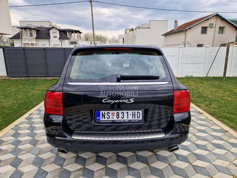 Porsche Cayenne 4.5i