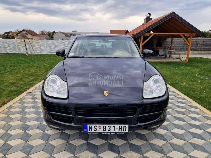 Porsche Cayenne 4.5i