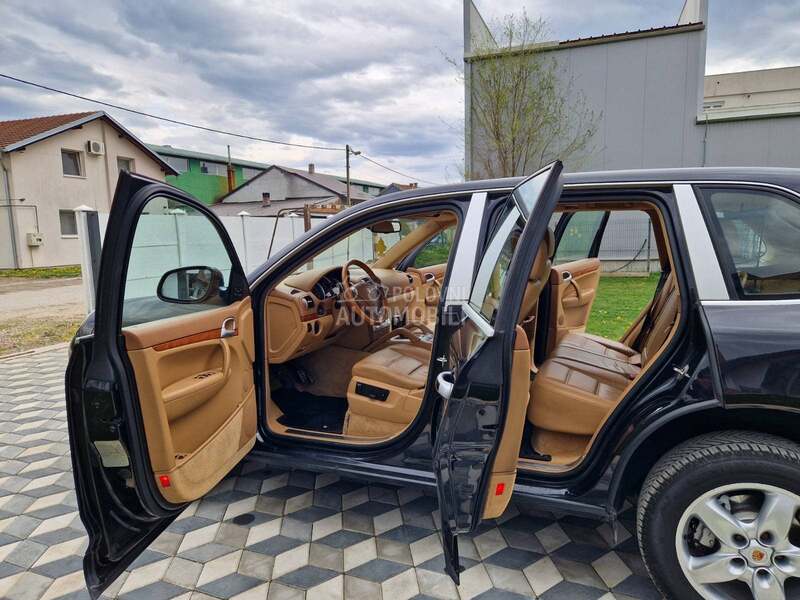 Porsche Cayenne 4.5i