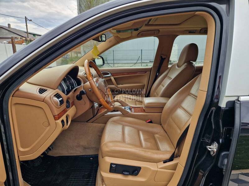Porsche Cayenne 4.5i