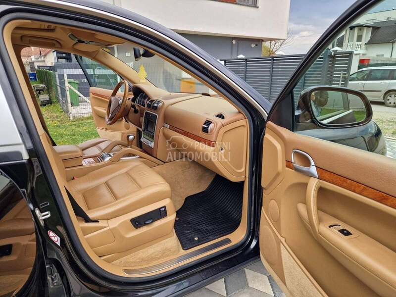 Porsche Cayenne 4.5i