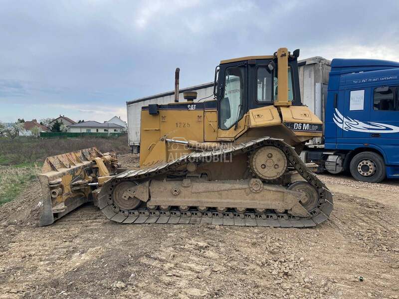 CAT Buldorzer D6M