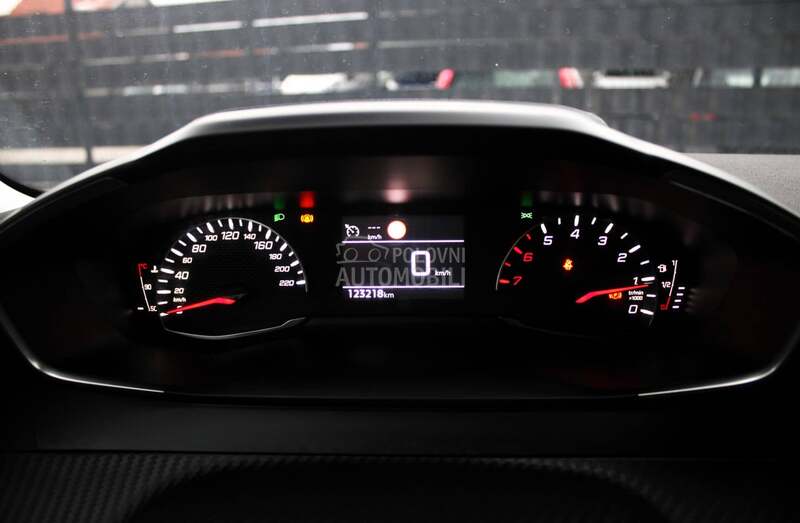 Peugeot 2008 1.2 Active