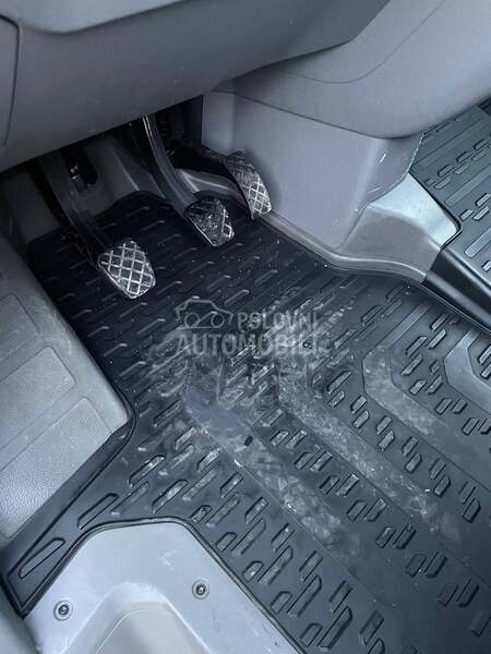 Volkswagen Crafter sa rampom