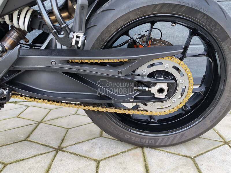 KTM DUKE 790