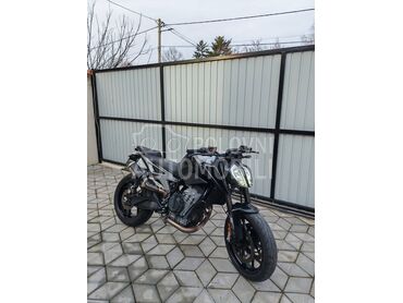 KTM DUKE 790