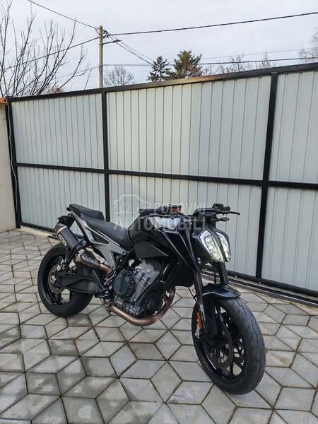 KTM DUKE 790
