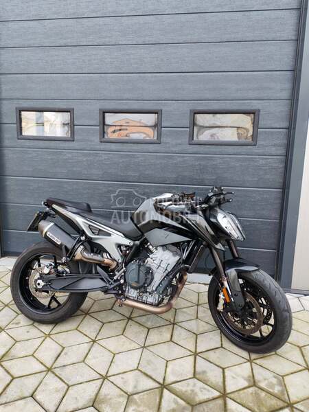 KTM DUKE 790