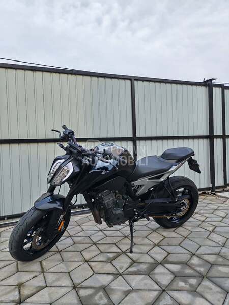 KTM DUKE 790