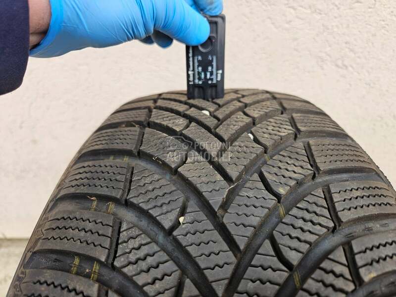 Semperit 215/55 R18 Zimska