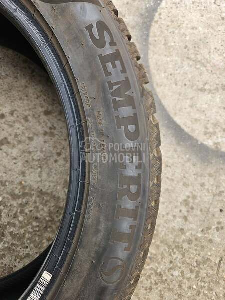 Semperit 215/55 R18 Zimska