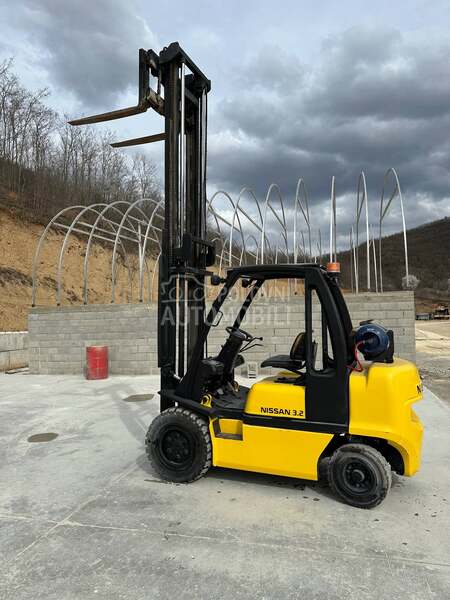 Nissan 3,2