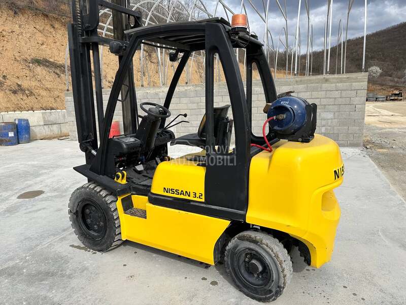 Nissan 3,2