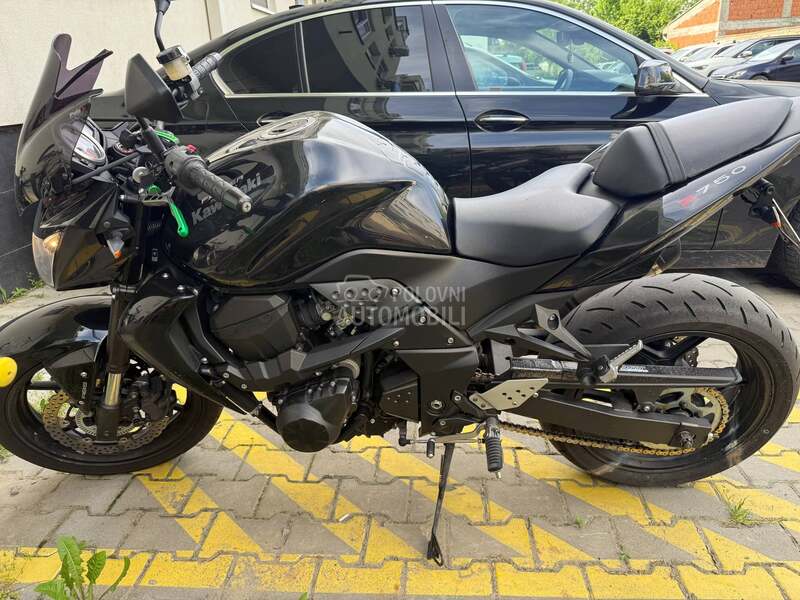 Kawasaki Z750