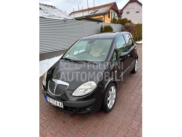 Lancia Musa 1.9 JTD