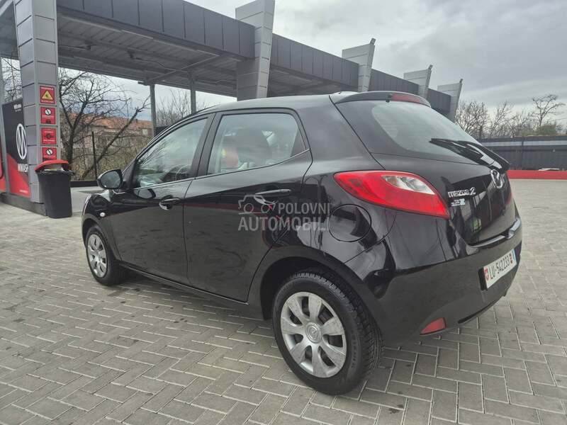 Mazda 2 