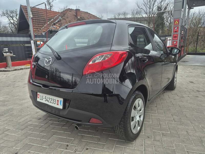 Mazda 2 
