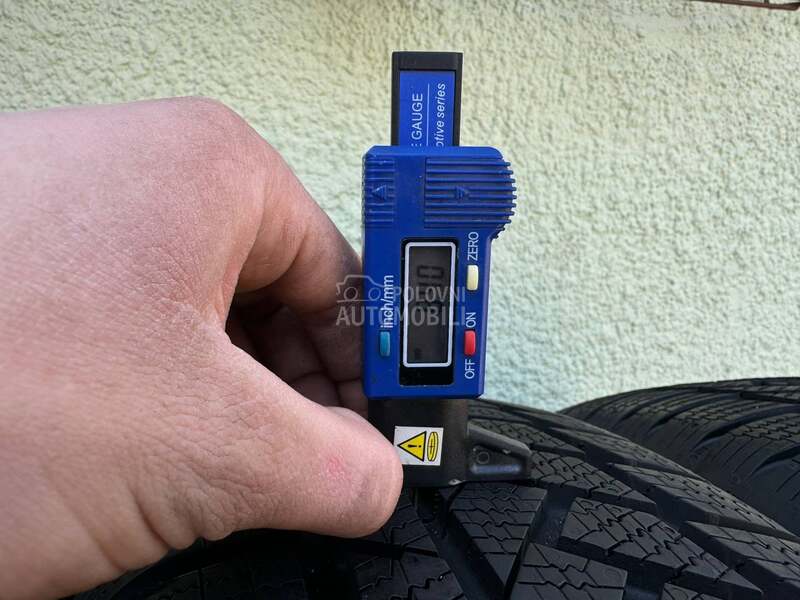 Continental 215/60 R17 Zimska