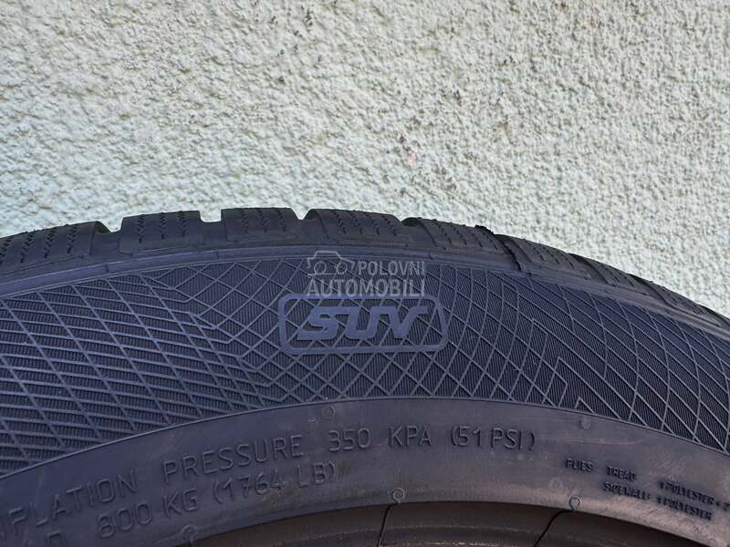 Continental 215/60 R17 Zimska