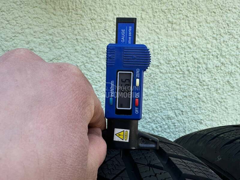 Continental 215/60 R17 Zimska