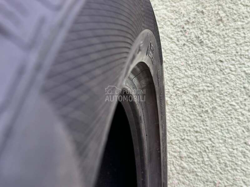 Continental 255/50 R20 Zimska