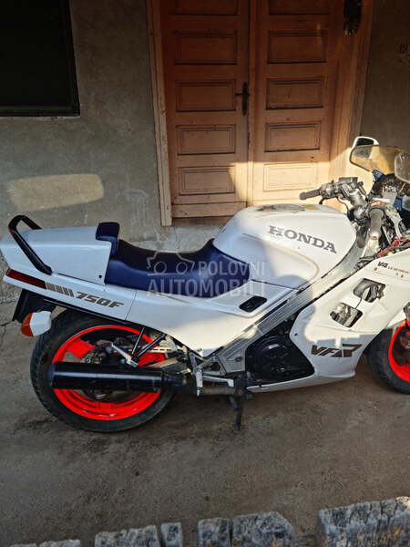 Honda VFR 750