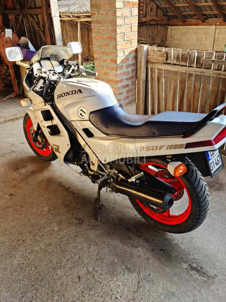 Honda VFR 750