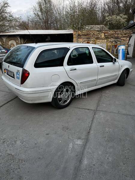 Lancia Lybra 